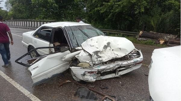 নোহা ও প্রাইভেট কারের মুখোমুখি সংঘর্ষে প্রাণ গেল একজনের